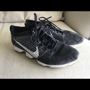 Nike Flyknit Zoom Agility